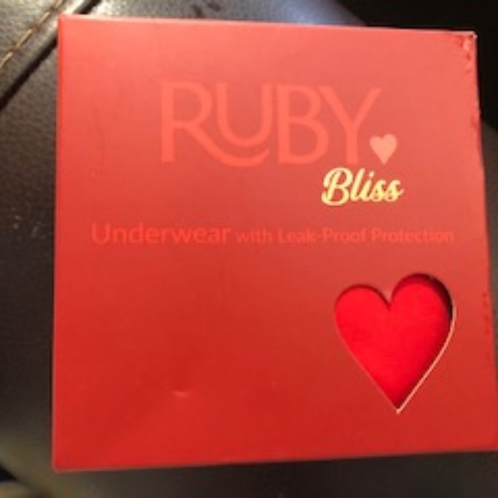 RUBY Bliss underwear with leakproof protection (1X)